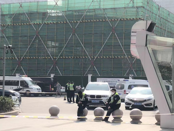 父母干预婚姻自由的表现是什么？上海离婚诉讼律师为您分析