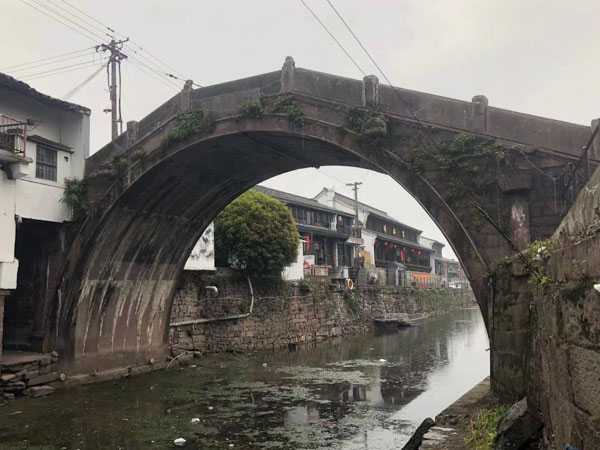 上海专业的离婚律师来回答夫妻离婚案件中的管辖地法院如何确定