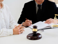 诉讼离婚能就能保证公平了吗 上海离婚律师哪个好